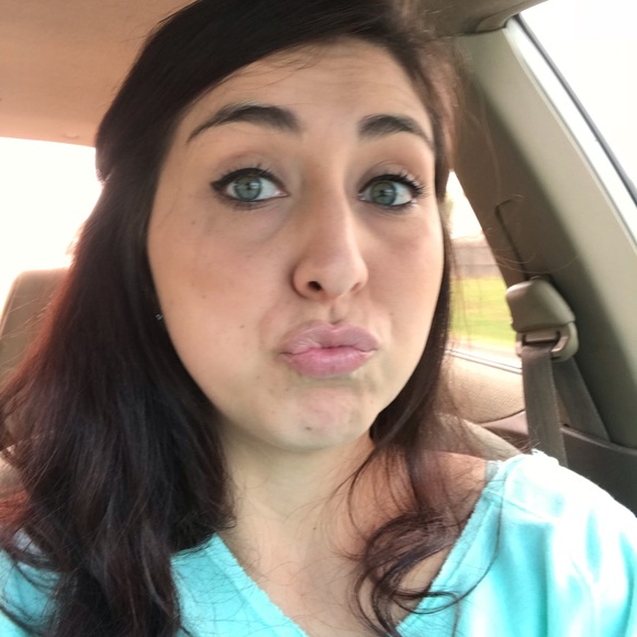 Meet your Posher, Stephanie - Picture 1 of 1